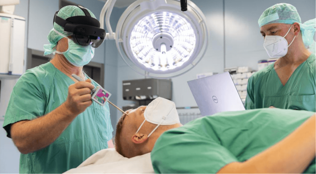 AR navigation system at test in surgery